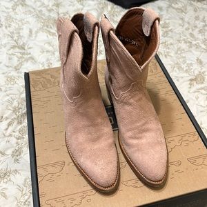 Pink Suede Tecovas Lucy